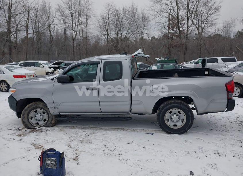 Photo 14 of 2018 Toyota Tacoma SR (VIN 5TFSX5EN3JX063303)