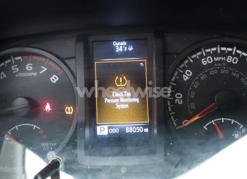 Photo 15 of 2018 Toyota Tacoma SR (VIN 5TFSX5EN3JX063303)