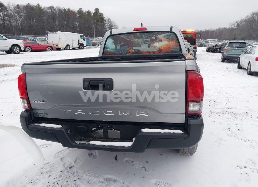 Photo 16 of 2018 Toyota Tacoma SR (VIN 5TFSX5EN3JX063303)