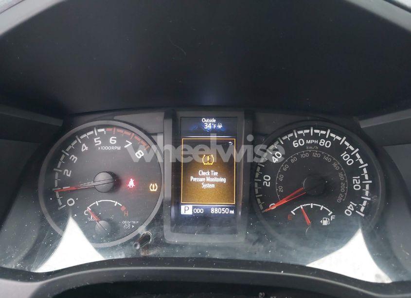 Photo 7 of 2018 Toyota Tacoma SR (VIN 5TFSX5EN3JX063303)