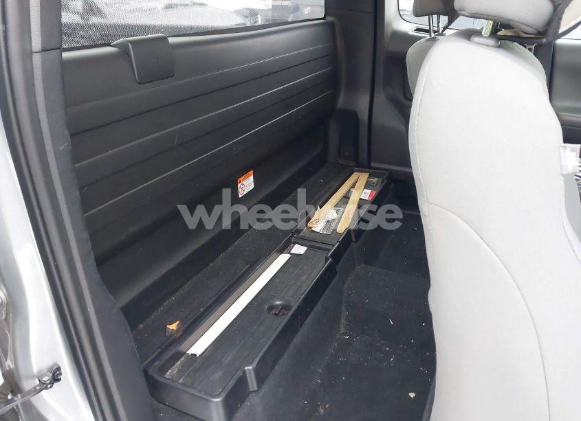 Photo 8 of 2018 Toyota Tacoma SR (VIN 5TFSX5EN3JX063303)