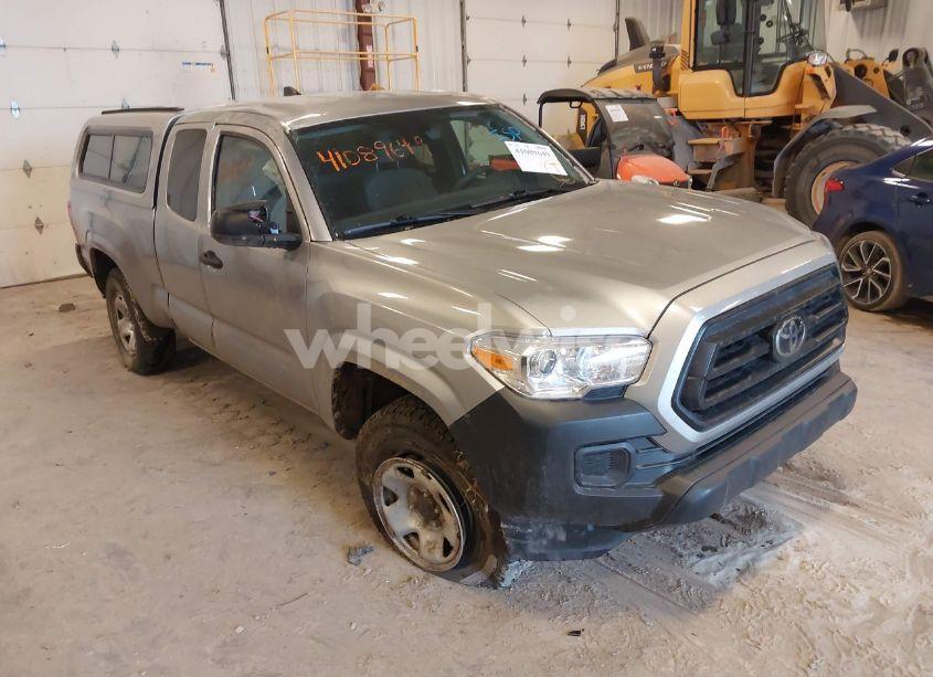 2020 Toyota Tacoma SR (VIN 5TFSX5EN3LX073316) main photo