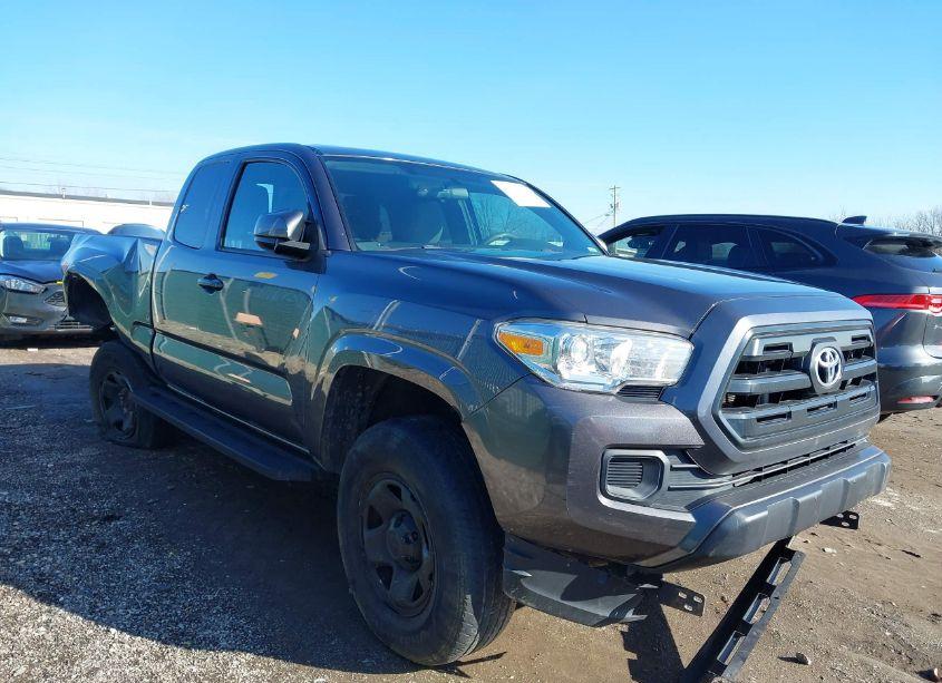 2017 Toyota Tacoma SR (VIN 5TFSX5EN4HX054278) main photo