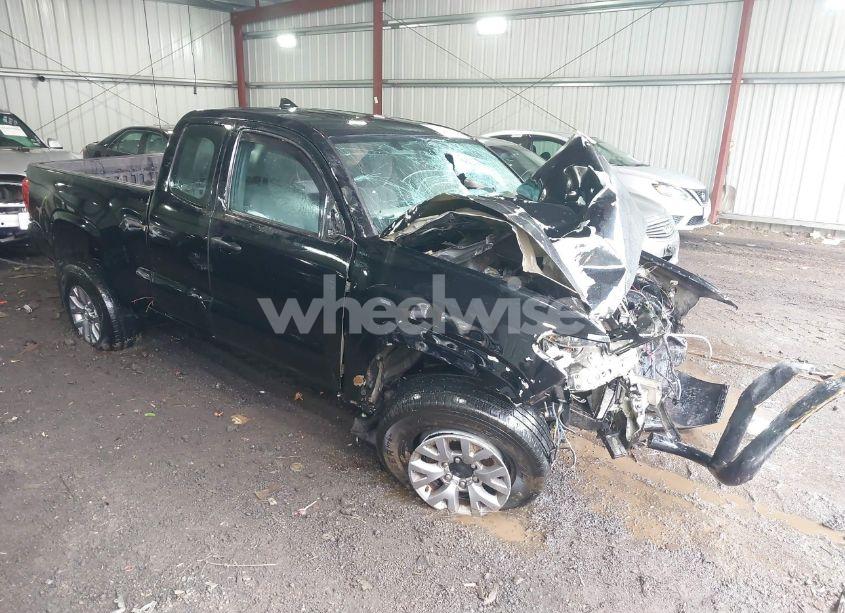 2017 Toyota Tacoma SR (VIN 5TFSX5EN4HX055592) main photo