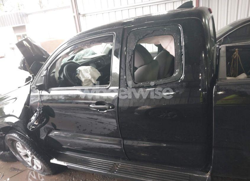 Photo 14 of 2017 Toyota Tacoma SR (VIN 5TFSX5EN4HX055592)