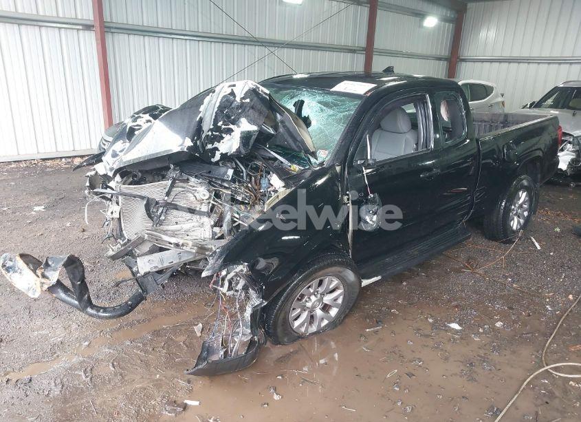 Photo 2 of 2017 Toyota Tacoma SR (VIN 5TFSX5EN4HX055592)