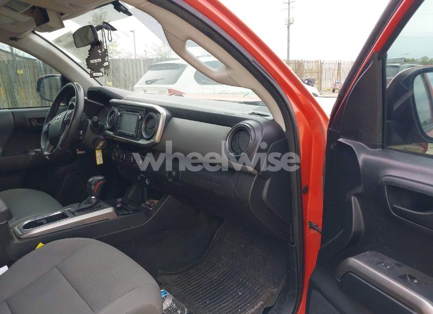 Photo 5 of 2016 Toyota Tacoma SR5 (VIN 5TFSX5EN5GX046740)