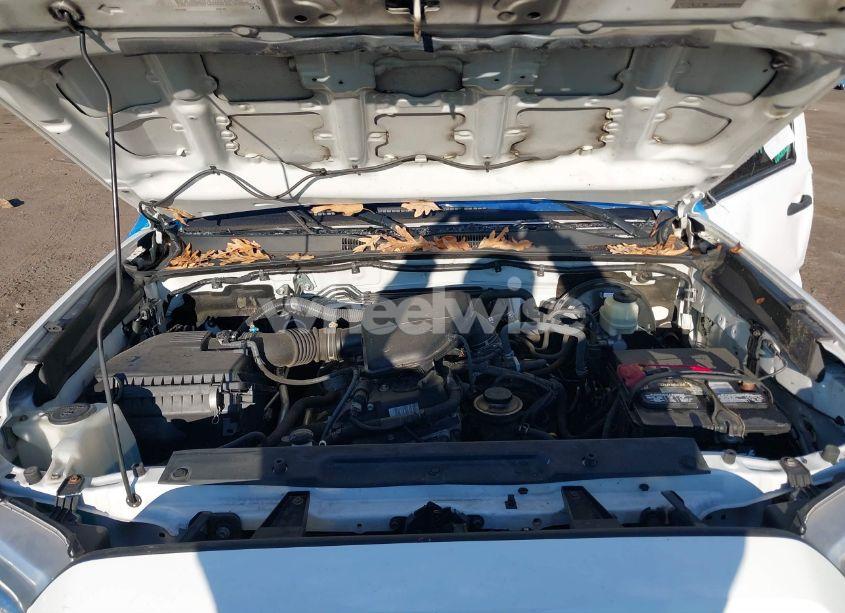 Photo 10 of 2017 Toyota Tacoma SR (VIN 5TFSX5EN5HX048800)