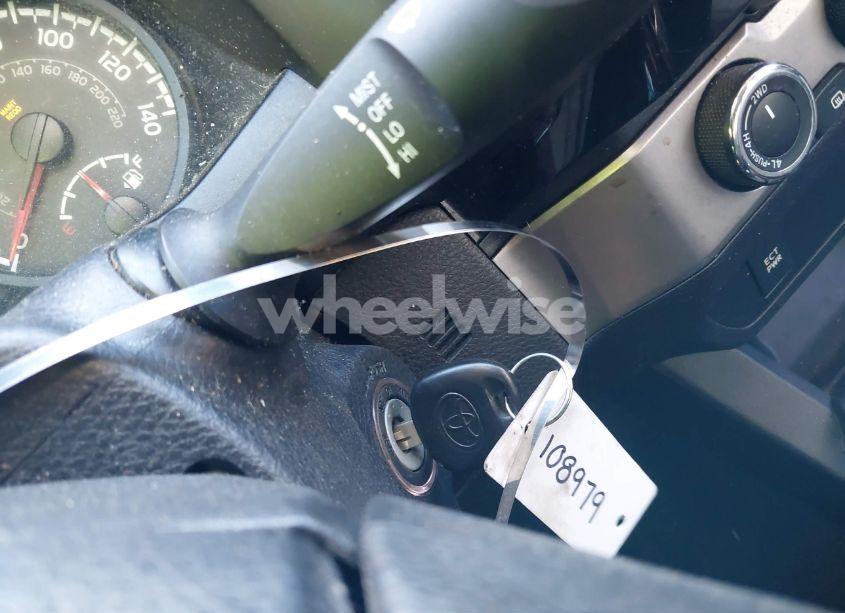 Photo 11 of 2017 Toyota Tacoma SR (VIN 5TFSX5EN5HX048800)