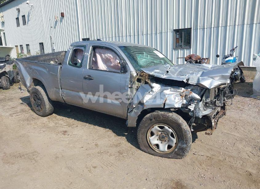 2017 Toyota Tacoma SR (VIN 5TFSX5EN5HX049672) main photo