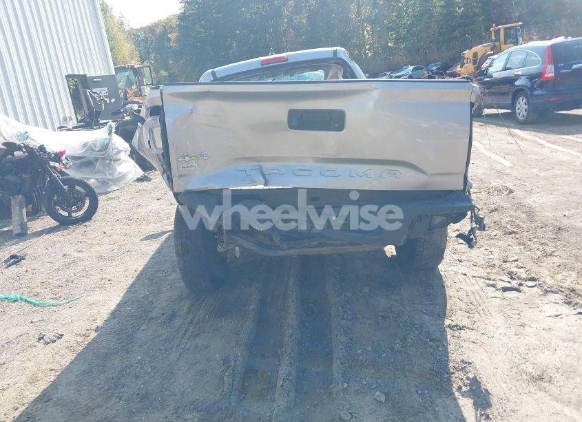 Photo 17 of 2017 Toyota Tacoma SR (VIN 5TFSX5EN5HX049672)