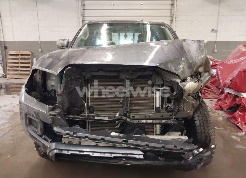 Photo 13 of 2017 Toyota Tacoma SR (VIN 5TFSX5EN5HX056864)