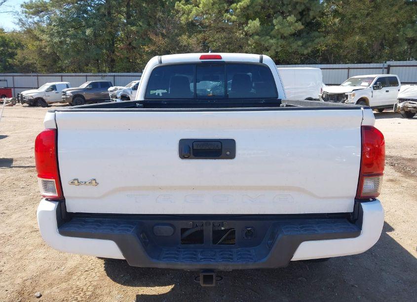 Photo 17 of 2017 Toyota Tacoma SR (VIN 5TFSX5EN6HX051138)