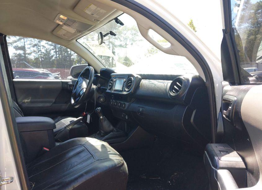 Photo 5 of 2017 Toyota Tacoma SR (VIN 5TFSX5EN6HX051138)