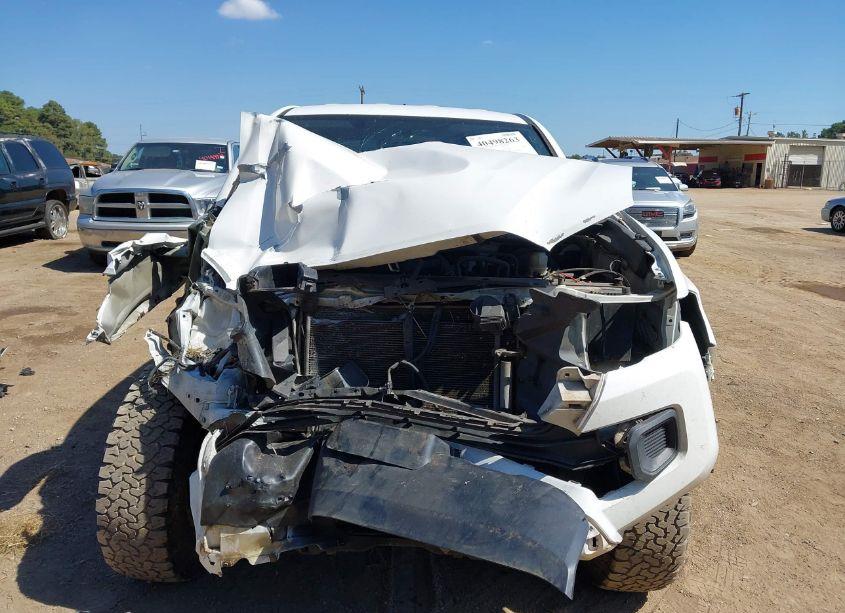 Photo 6 of 2017 Toyota Tacoma SR (VIN 5TFSX5EN6HX051138)