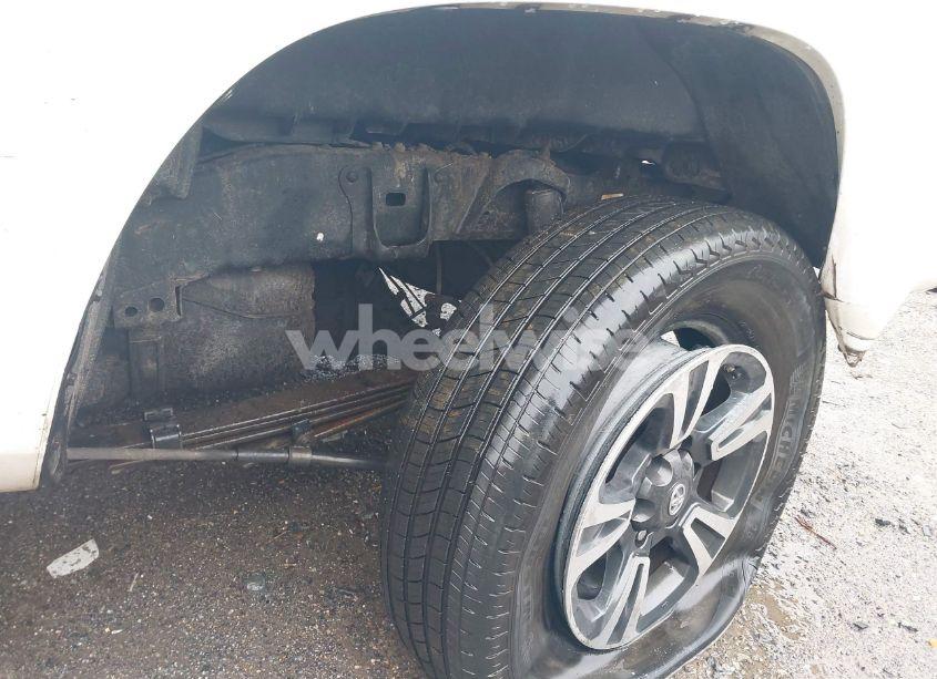 Photo 17 of 2017 Toyota Tacoma SR (VIN 5TFSX5EN6HX056498)