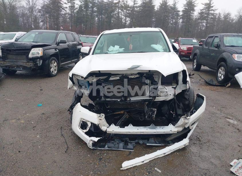 Photo 6 of 2017 Toyota Tacoma SR (VIN 5TFSX5EN6HX056498)