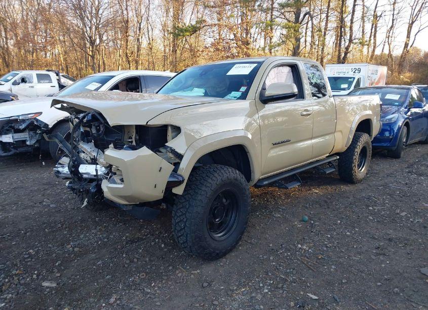 Photo 2 of 2019 Toyota Tacoma SR5 (VIN 5TFSX5EN6KX065502)