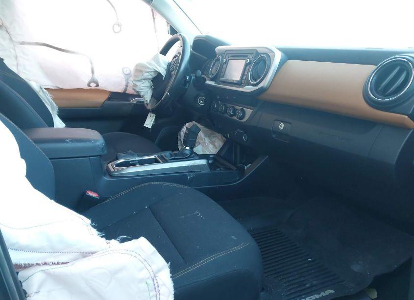 Photo 5 of 2019 Toyota Tacoma SR5 (VIN 5TFSX5EN6KX065502)