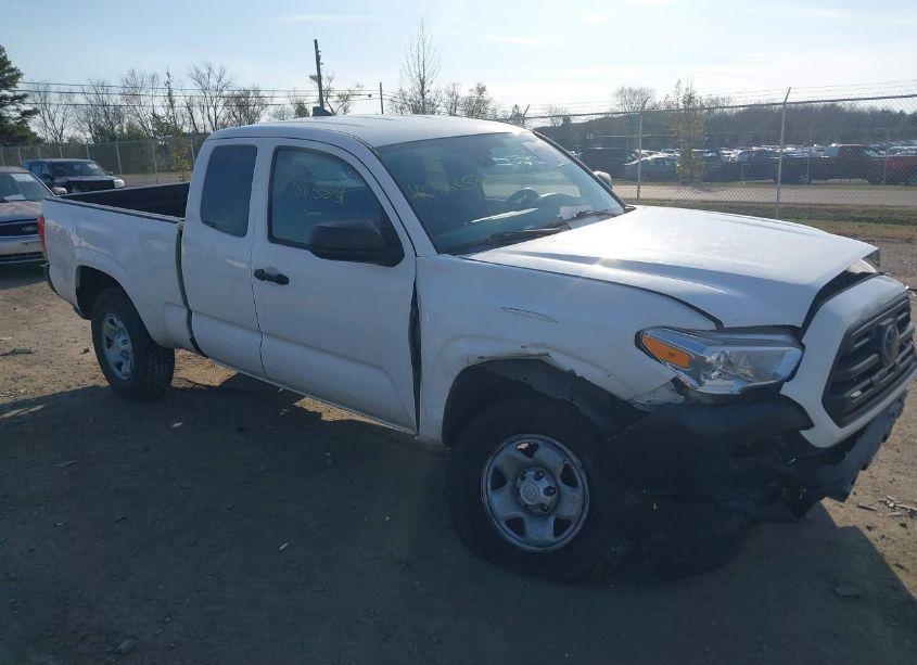 2019 Toyota Tacoma SR (VIN 5TFSX5EN6KX066410) main photo