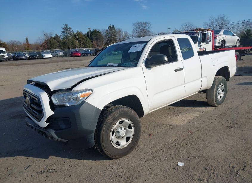 Photo 2 of 2019 Toyota Tacoma SR (VIN 5TFSX5EN6KX066410)
