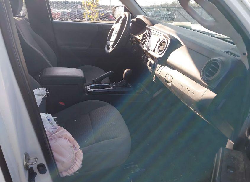 Photo 5 of 2019 Toyota Tacoma SR (VIN 5TFSX5EN6KX066410)