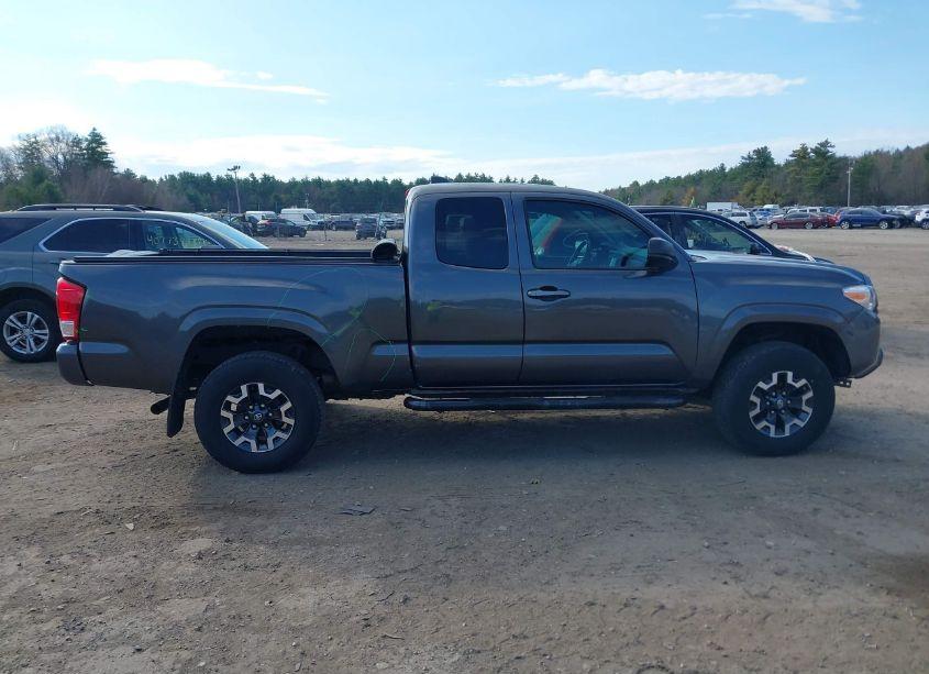 Photo 13 of 2016 Toyota Tacoma SR (VIN 5TFSX5EN7GX047226)