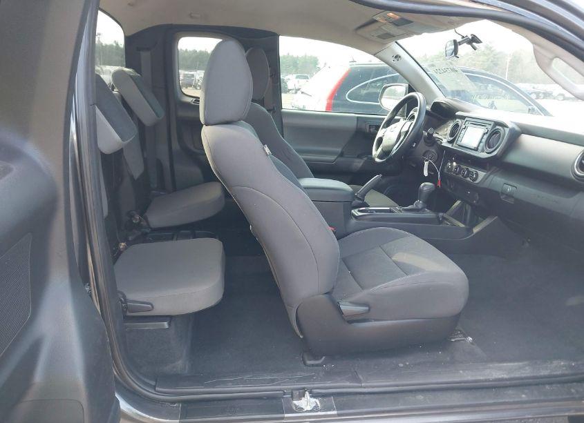 Photo 8 of 2016 Toyota Tacoma SR (VIN 5TFSX5EN7GX047226)