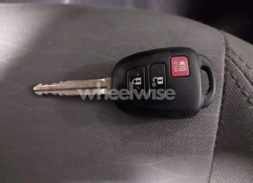 Photo 11 of 2018 Toyota Tacoma SR (VIN 5TFSX5EN7JX060520)