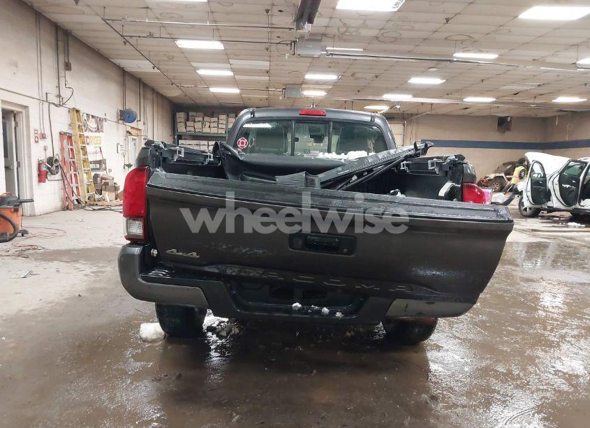Photo 16 of 2018 Toyota Tacoma SR (VIN 5TFSX5EN7JX060520)