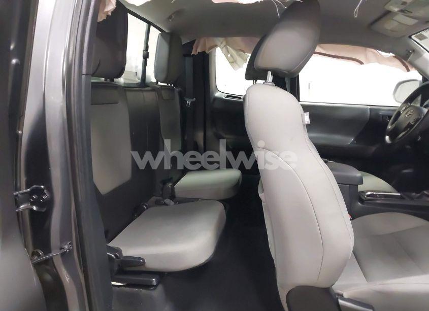 Photo 8 of 2018 Toyota Tacoma SR (VIN 5TFSX5EN7JX060520)