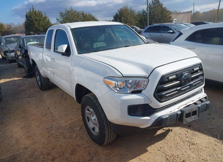2019 Toyota Tacoma SR (VIN 5TFSX5EN7KX065072) main photo