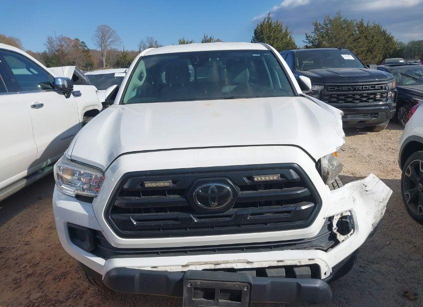 Photo 12 of 2019 Toyota Tacoma SR (VIN 5TFSX5EN7KX065072)