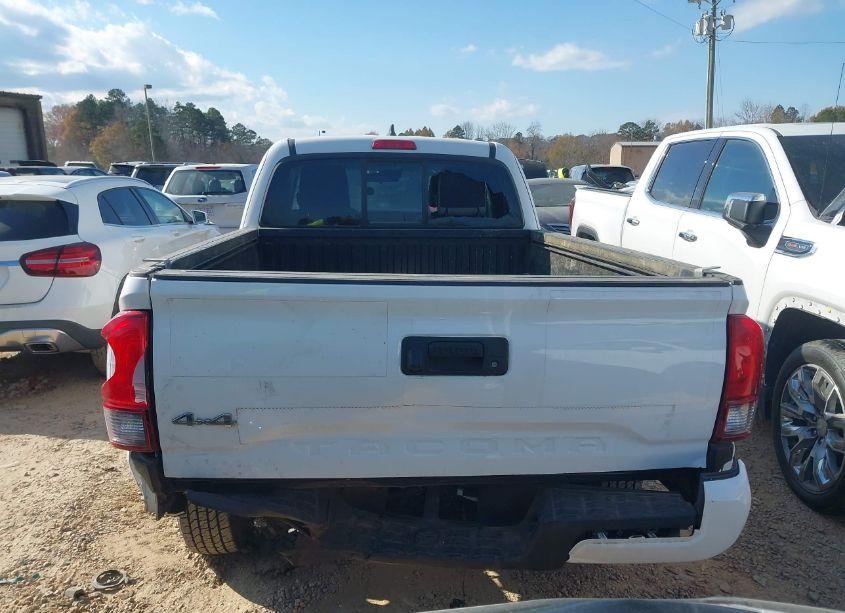 Photo 16 of 2019 Toyota Tacoma SR (VIN 5TFSX5EN7KX065072)