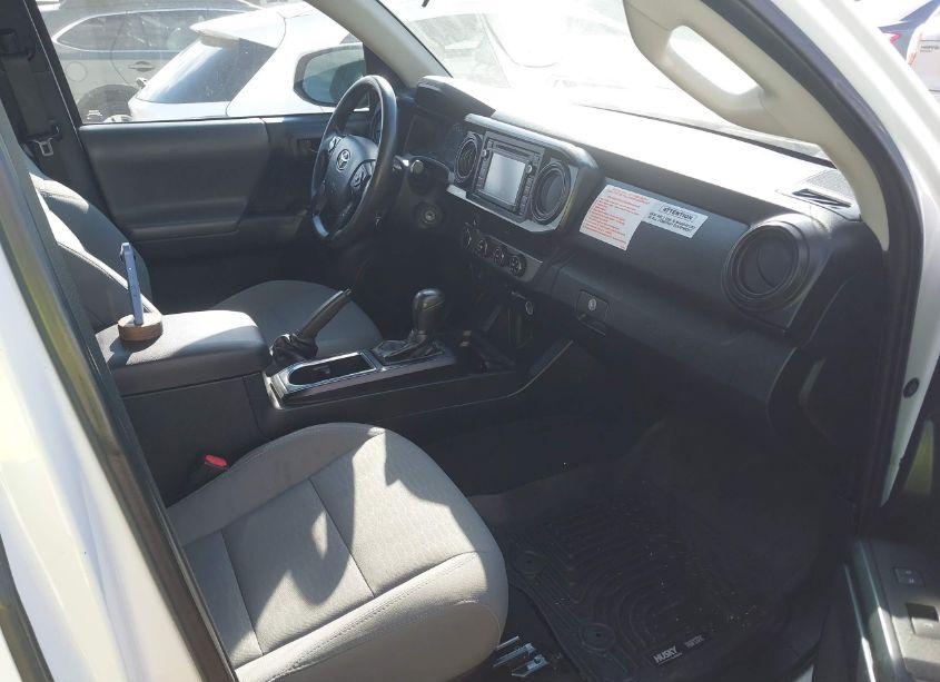 Photo 5 of 2019 Toyota Tacoma SR (VIN 5TFSX5EN7KX065072)