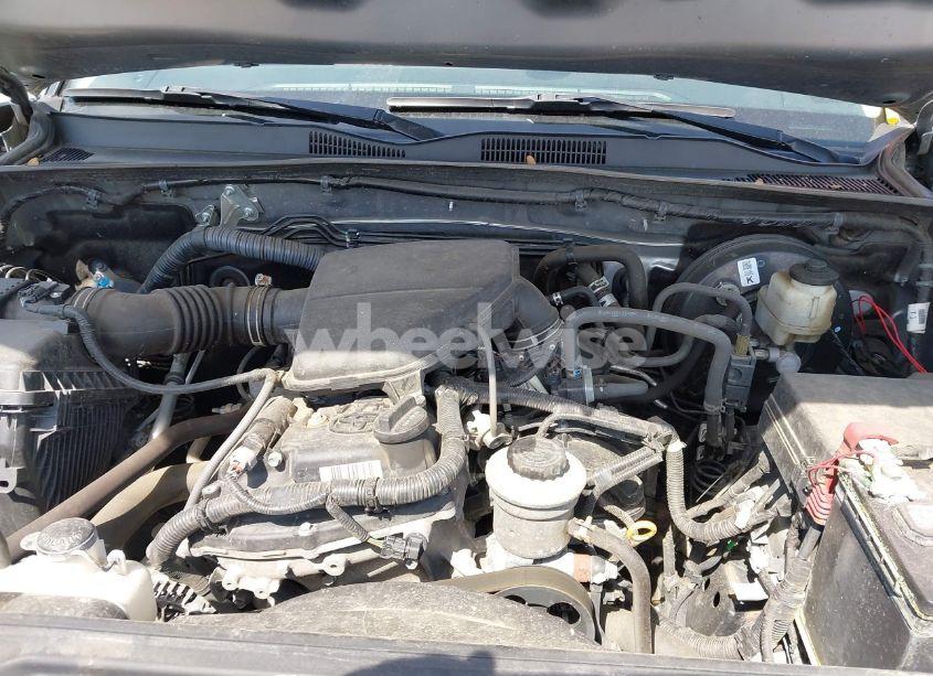 Photo 10 of 2019 Toyota Tacoma SR (VIN 5TFSX5EN7KX067145)