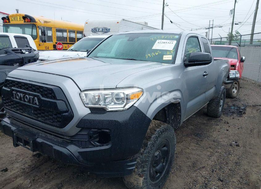 Photo 2 of 2019 Toyota Tacoma SR (VIN 5TFSX5EN7KX067145)
