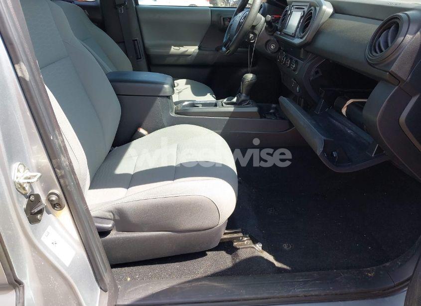 Photo 5 of 2019 Toyota Tacoma SR (VIN 5TFSX5EN7KX067145)