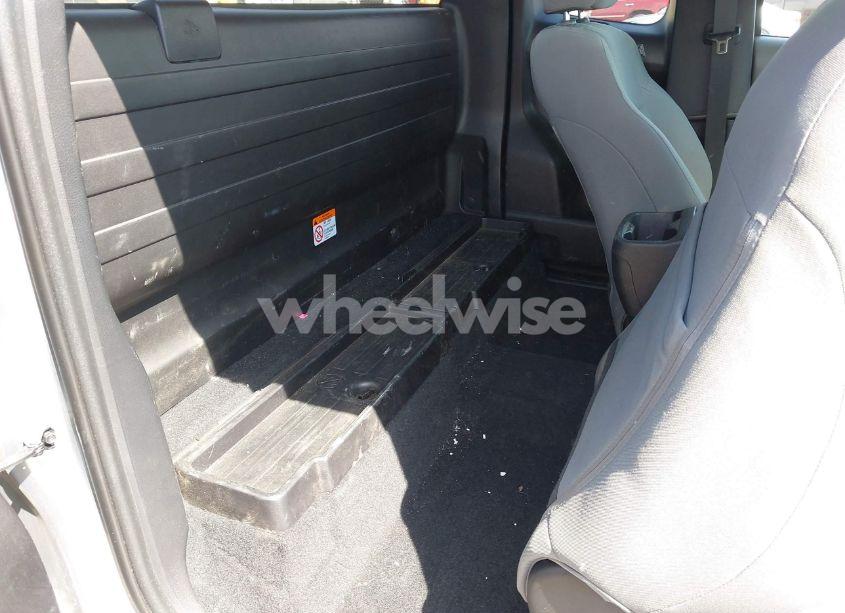 Photo 8 of 2019 Toyota Tacoma SR (VIN 5TFSX5EN7KX067145)