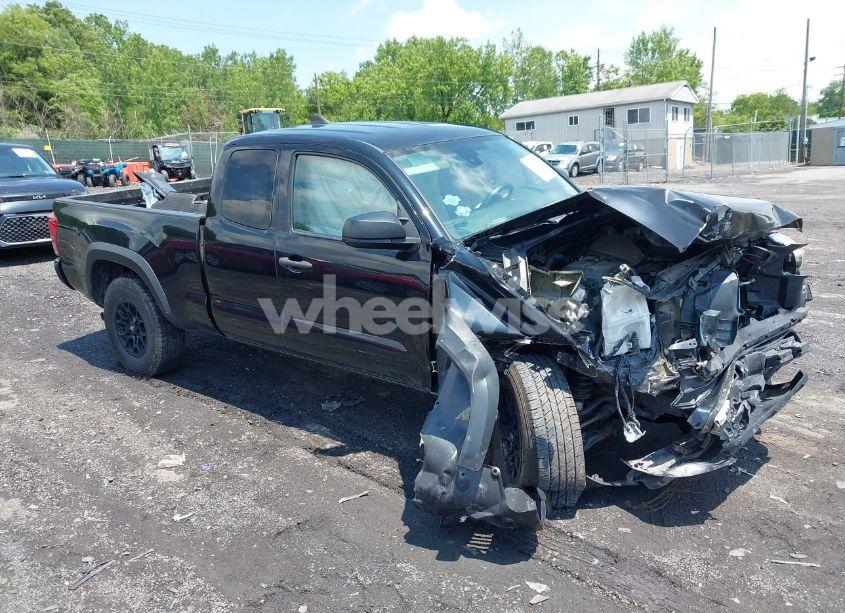 2019 Toyota Tacoma SR (VIN 5TFSX5EN7KX070319) main photo