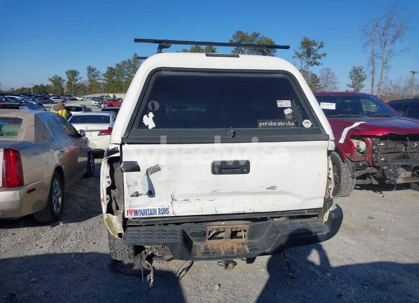 Photo 16 of 2017 Toyota Tacoma SR (VIN 5TFSX5EN8HX047897)