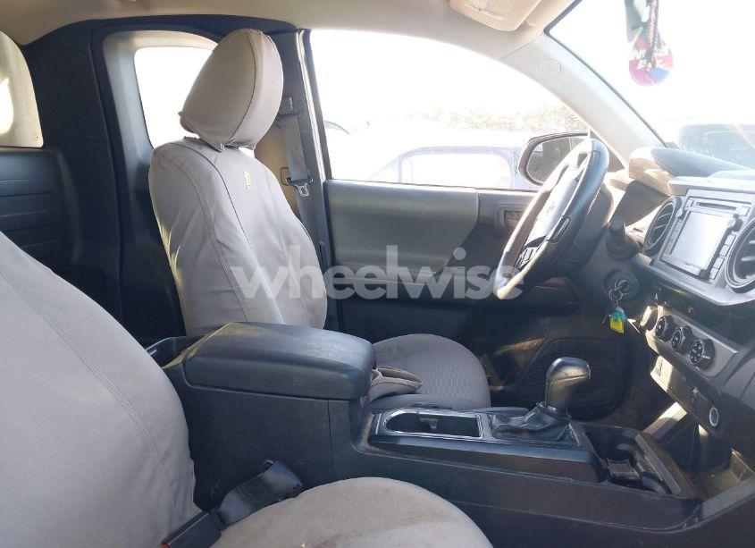 Photo 5 of 2017 Toyota Tacoma SR (VIN 5TFSX5EN8HX047897)