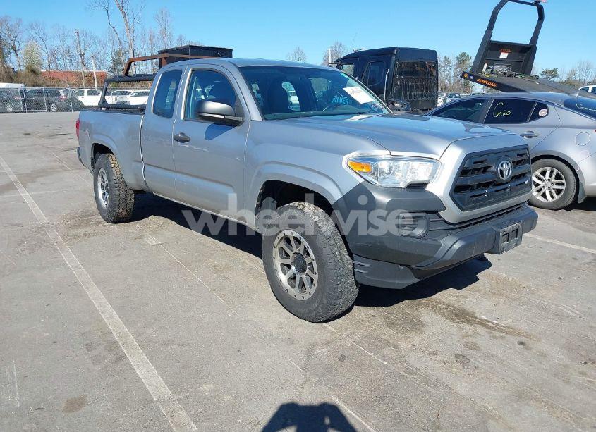 2017 Toyota Tacoma SR (VIN 5TFSX5EN8HX056289) main photo