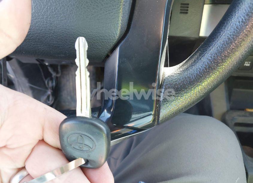 Photo 11 of 2017 Toyota Tacoma SR (VIN 5TFSX5EN8HX056289)