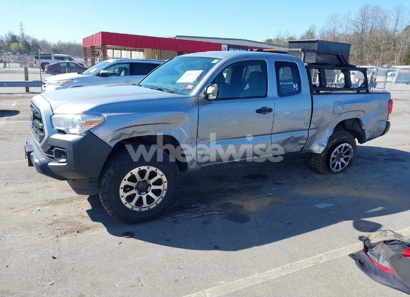 Photo 2 of 2017 Toyota Tacoma SR (VIN 5TFSX5EN8HX056289)