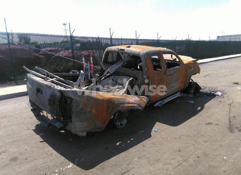 Photo 4 of 2019 Toyota Tacoma SR (VIN 5TFSX5EN8KX069616)