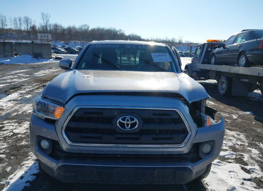 Photo 12 of 2016 Toyota Tacoma SR5 (VIN 5TFSX5EN9GX043288)
