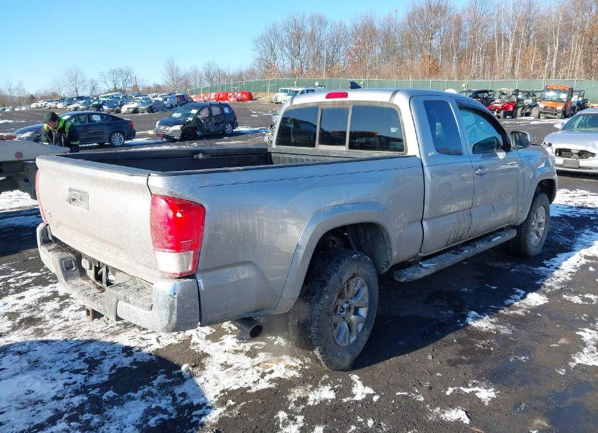 Photo 4 of 2016 Toyota Tacoma SR5 (VIN 5TFSX5EN9GX043288)