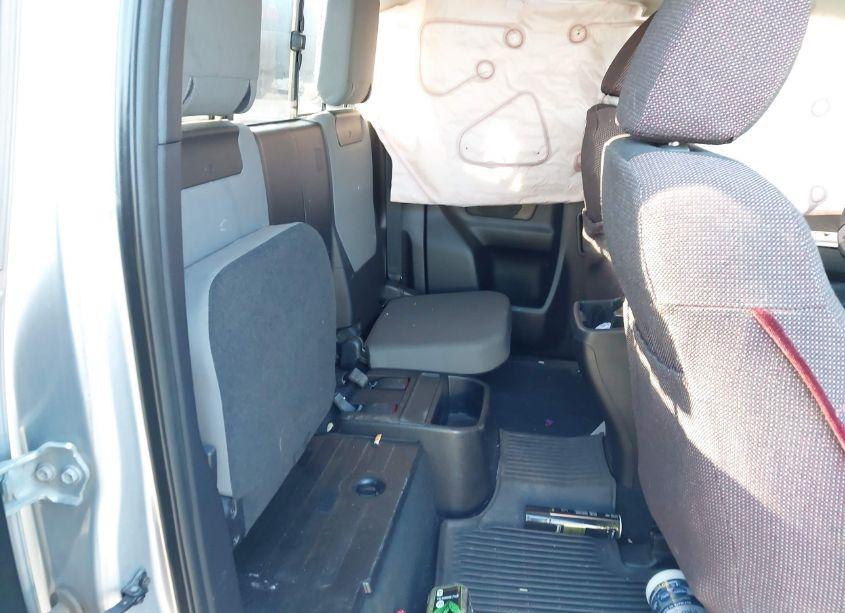 Photo 8 of 2016 Toyota Tacoma SR5 (VIN 5TFSX5EN9GX043288)