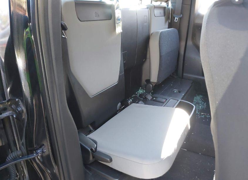 Photo 8 of 2018 Toyota Tacoma SR (VIN 5TFSX5EN9JX058851)